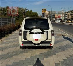 ميتسوبيشي باجيرو